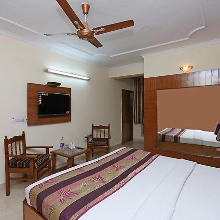 Oyo Flagship 9554 Hotel Grand Plaza Faridabad Exterior photo